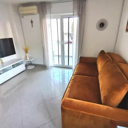 Apartment Leona