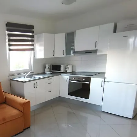 Apartment Leona
